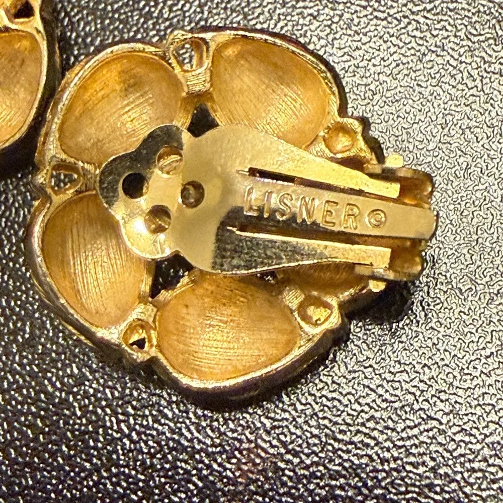 Lisner Vintage Gold Tone Round Clip-On‎ Earrings - Signed Fashion Jewelry